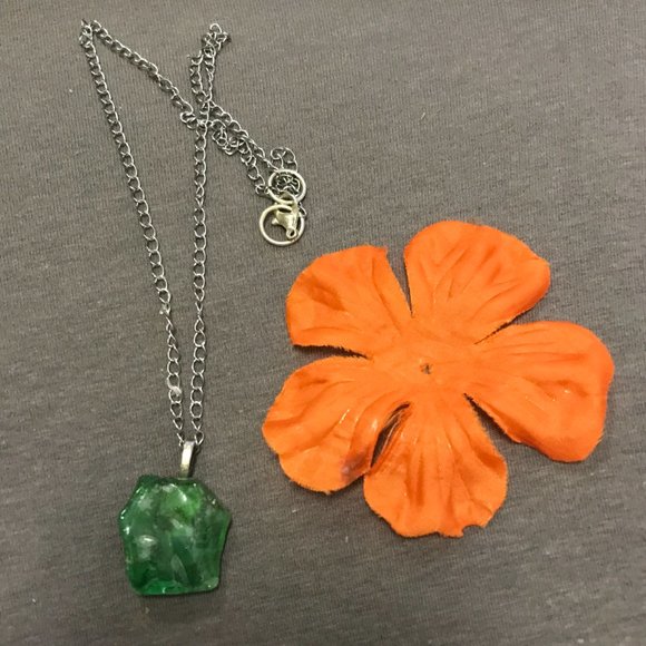 Green Stone Boho Unique Vintage One of a Kind Hand Design Necklace - Picture 5 of 7